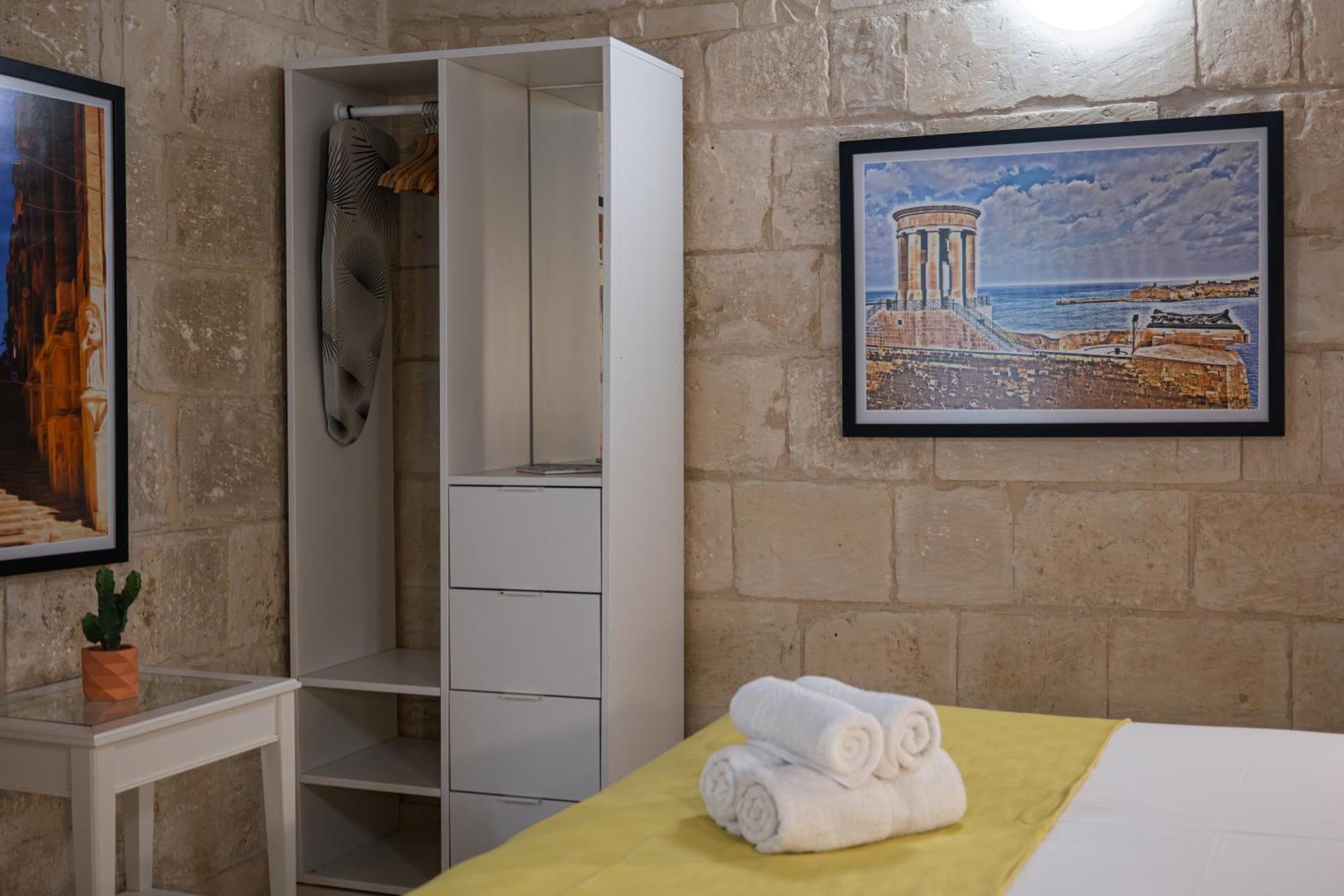 Casa San Carlo Apartment Валета Екстериор снимка